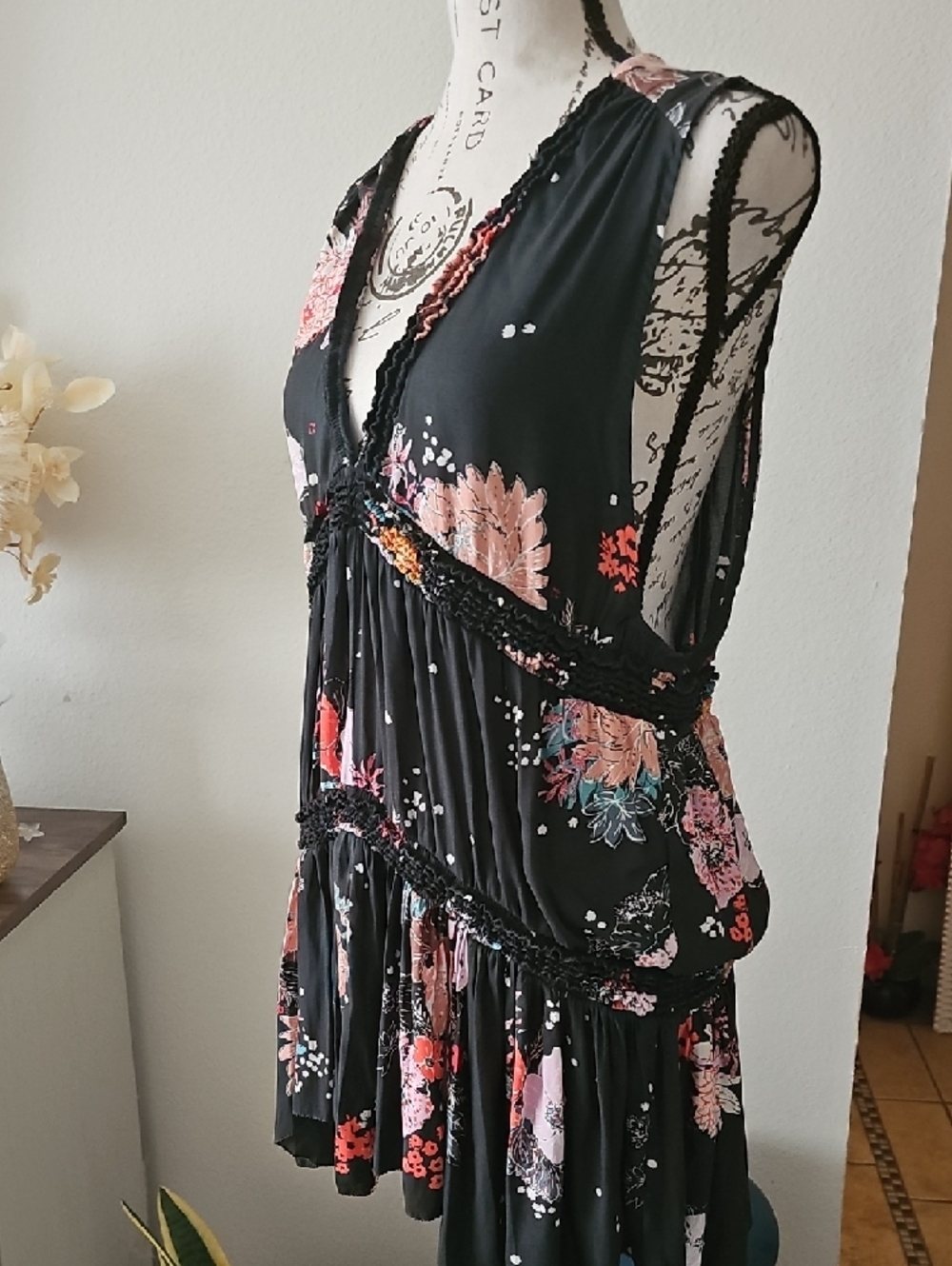 Free People Gray Floral V-Neck Tiered Top - Picture 3 of 7